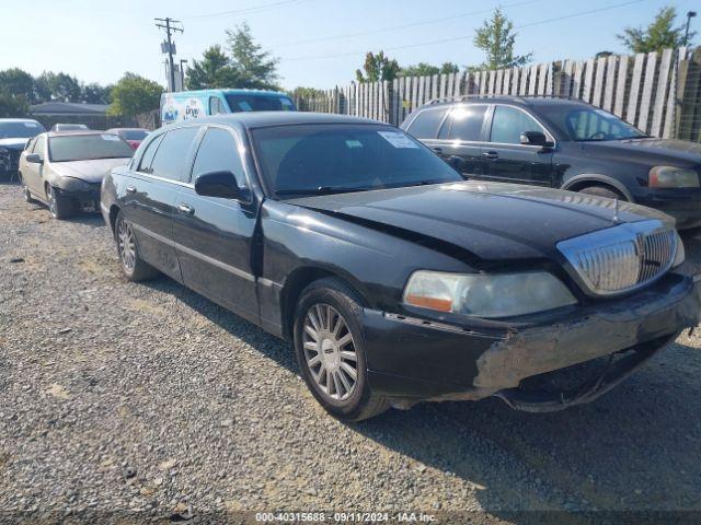  Salvage Lincoln Towncar