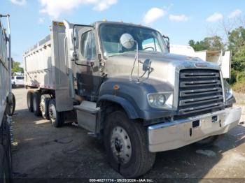  Salvage Freightliner 114sd