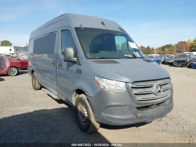  Salvage Mercedes-Benz Sprinter 2500