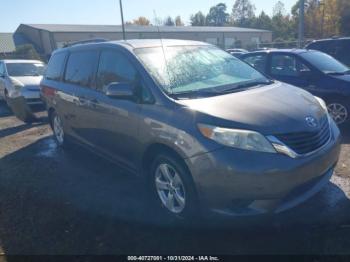  Salvage Toyota Sienna