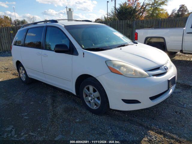  Salvage Toyota Sienna