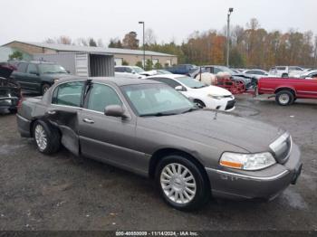  Salvage Lincoln Towncar