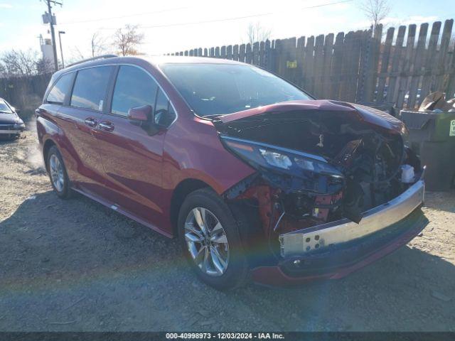  Salvage Toyota Sienna