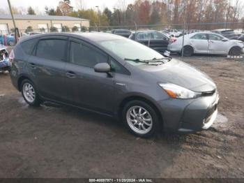  Salvage Toyota Prius v