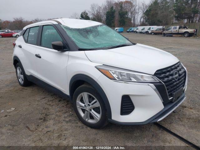  Salvage Nissan Kicks