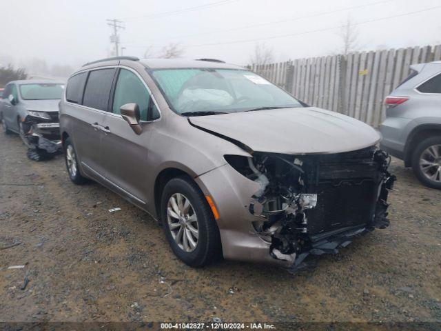  Salvage Chrysler Pacifica