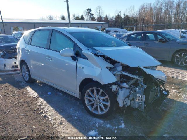  Salvage Toyota Prius v