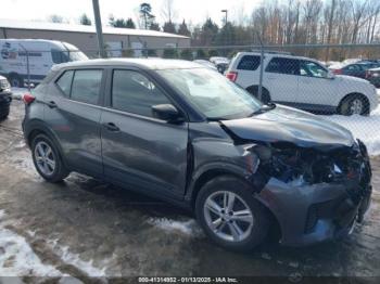  Salvage Nissan Kicks