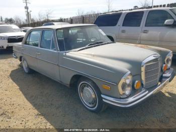  Salvage Mercedes-Benz 280