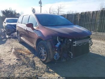  Salvage Chrysler Pacifica