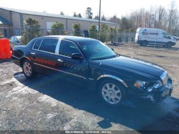  Salvage Lincoln Towncar