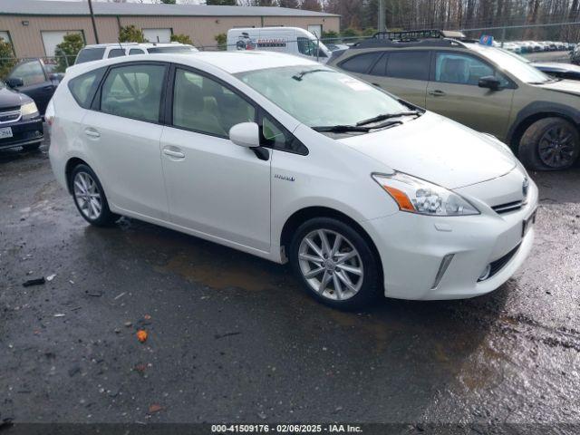  Salvage Toyota Prius v