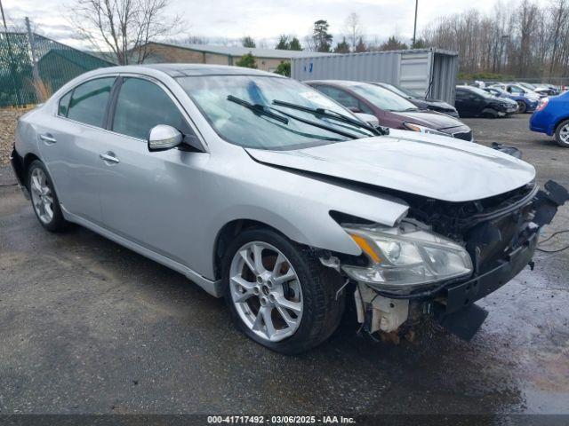  Salvage Nissan Maxima