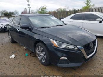  Salvage Nissan Altima