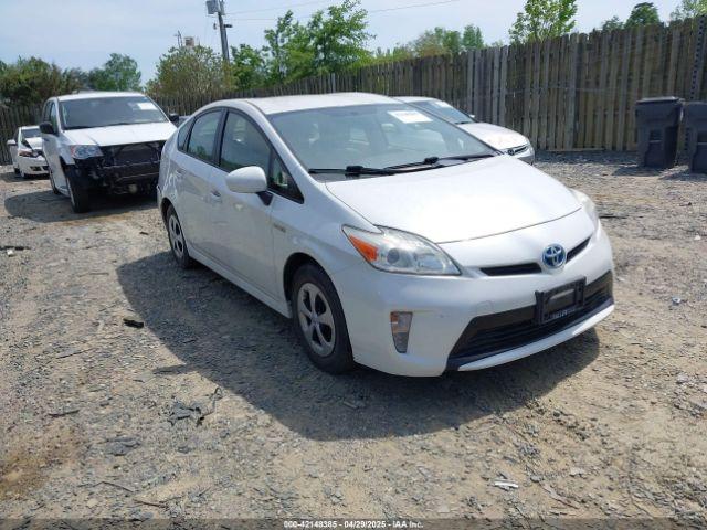  Salvage Toyota Prius