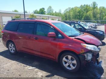  Salvage Toyota Sienna