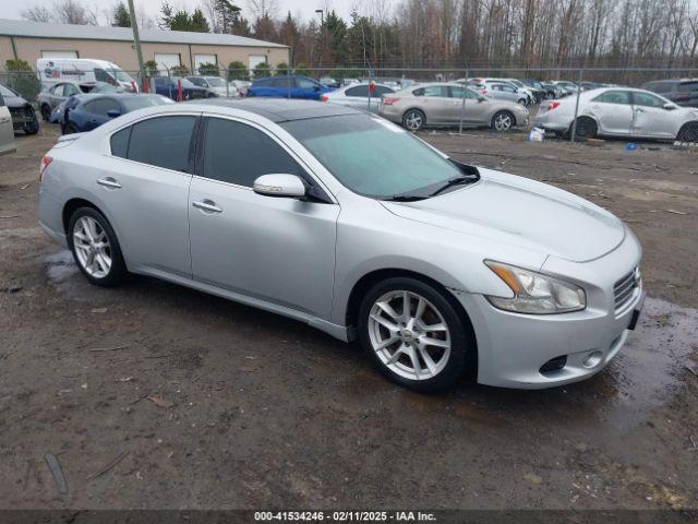  Salvage Nissan Maxima