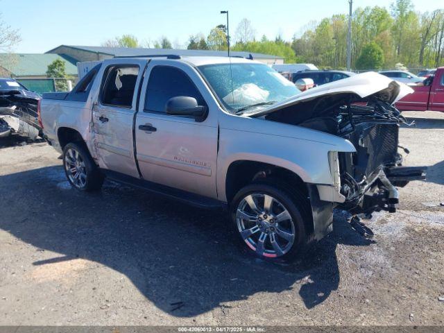  Salvage Chevrolet Avalanche 1500