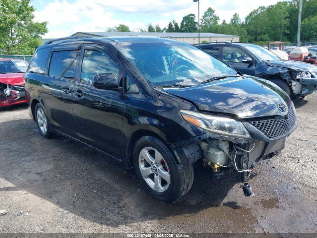  Salvage Toyota Sienna