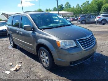  Salvage Chrysler Town & Country