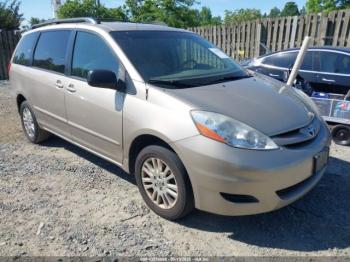  Salvage Toyota Sienna