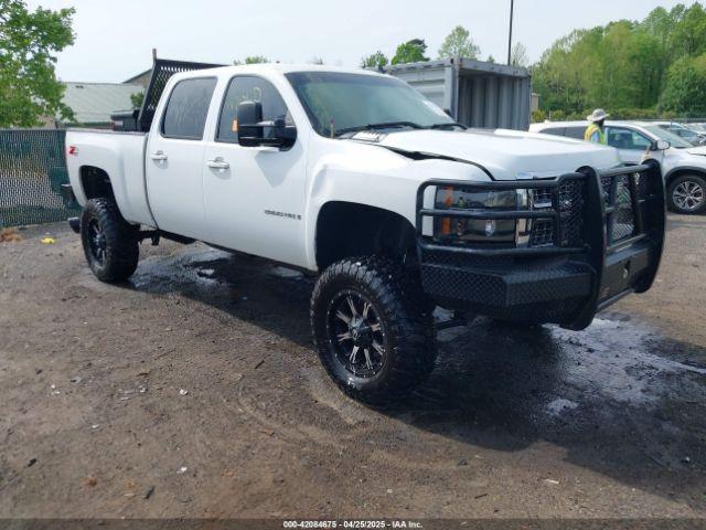  Salvage Chevrolet Silverado 2500