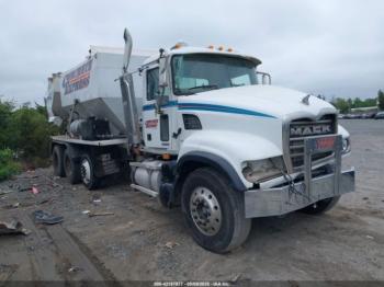  Salvage Mack 700