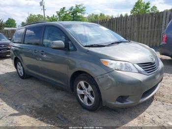  Salvage Toyota Sienna