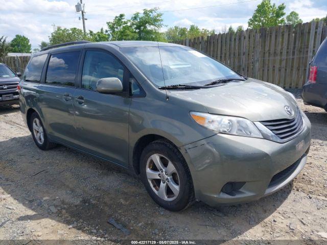  Salvage Toyota Sienna