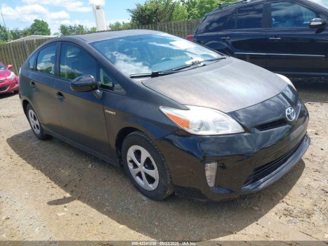  Salvage Toyota Prius