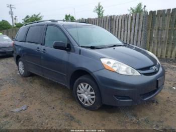  Salvage Toyota Sienna