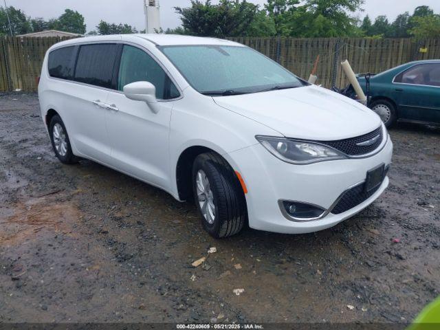  Salvage Chrysler Pacifica