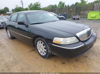  Salvage Lincoln Towncar