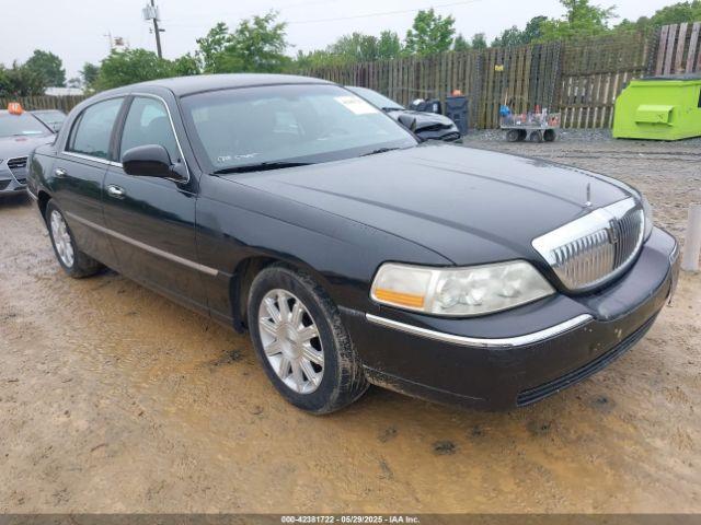  Salvage Lincoln Towncar