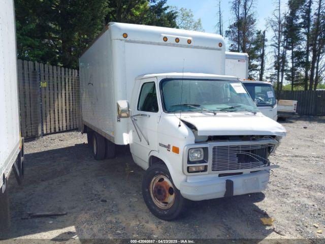  Salvage General Motors Cutaway Van