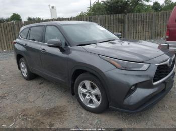  Salvage Toyota Highlander