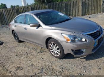  Salvage Nissan Altima