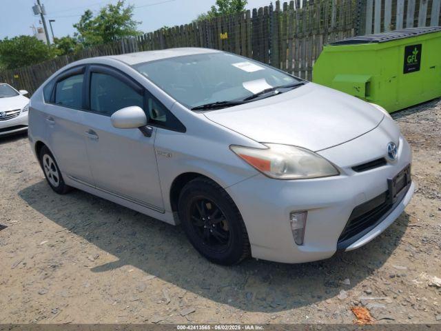  Salvage Toyota Prius