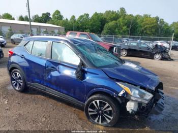  Salvage Nissan Kicks