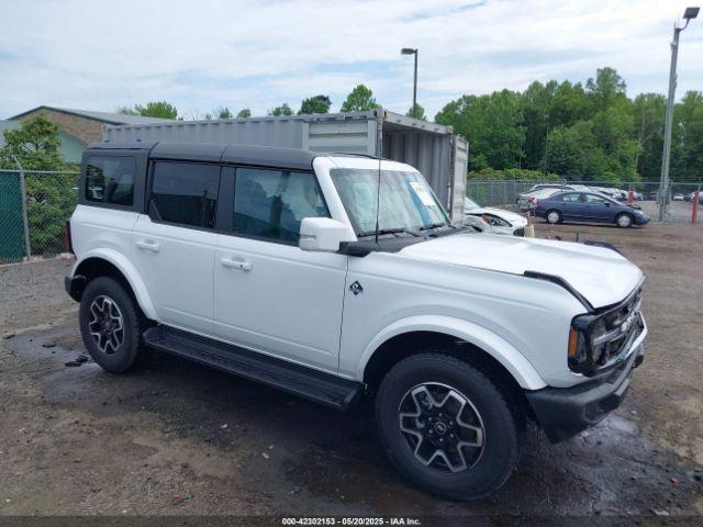  Salvage Ford Bronco