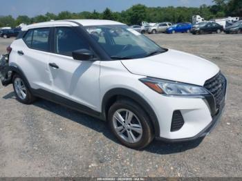  Salvage Nissan Kicks