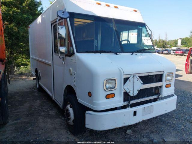  Salvage Freightliner Chassis