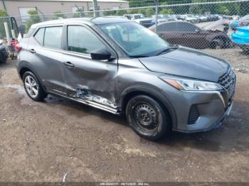  Salvage Nissan Kicks