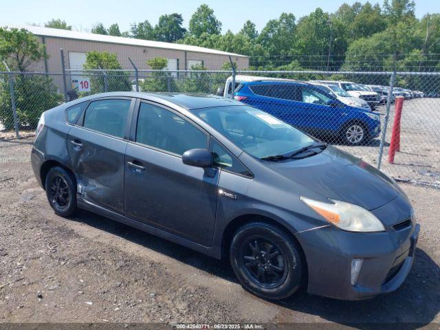  Salvage Toyota Prius