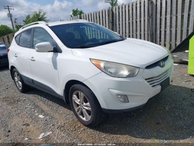  Salvage Hyundai TUCSON