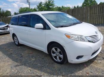  Salvage Toyota Sienna