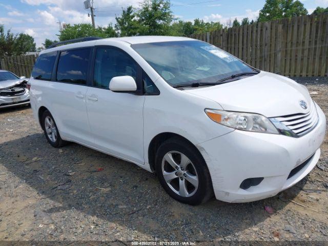  Salvage Toyota Sienna