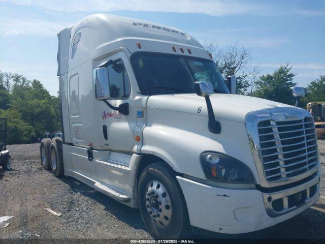  Salvage Freightliner Cascadia 125
