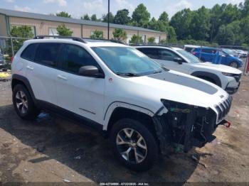  Salvage Jeep Cherokee