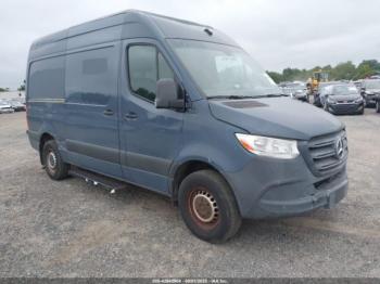  Salvage Mercedes-Benz Sprinter 2500
